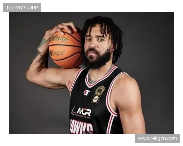 老鹰官宣麦基三冠MVP加冕王